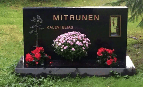 Hautakivi 59 Varpaisjärven musta 65x120x15