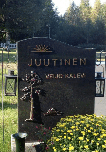 Hautakivi 40 Varpaisjärven musta 80x60x15