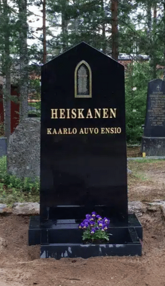 Hautakivi 55 Varpaisjärven musta 120 x 60/55 x 15