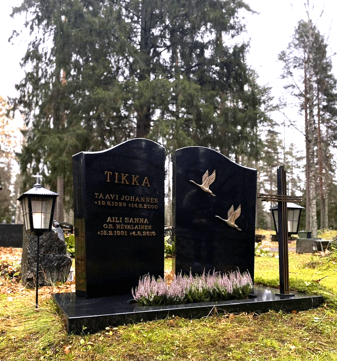 Hautakivi 64 Varpaisjärven musta 100x60x15 / kivi
